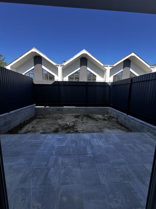 Таунхус, с.Чайки, 98 м2, 2 поверхи, до м. Житлмирська 5 хв