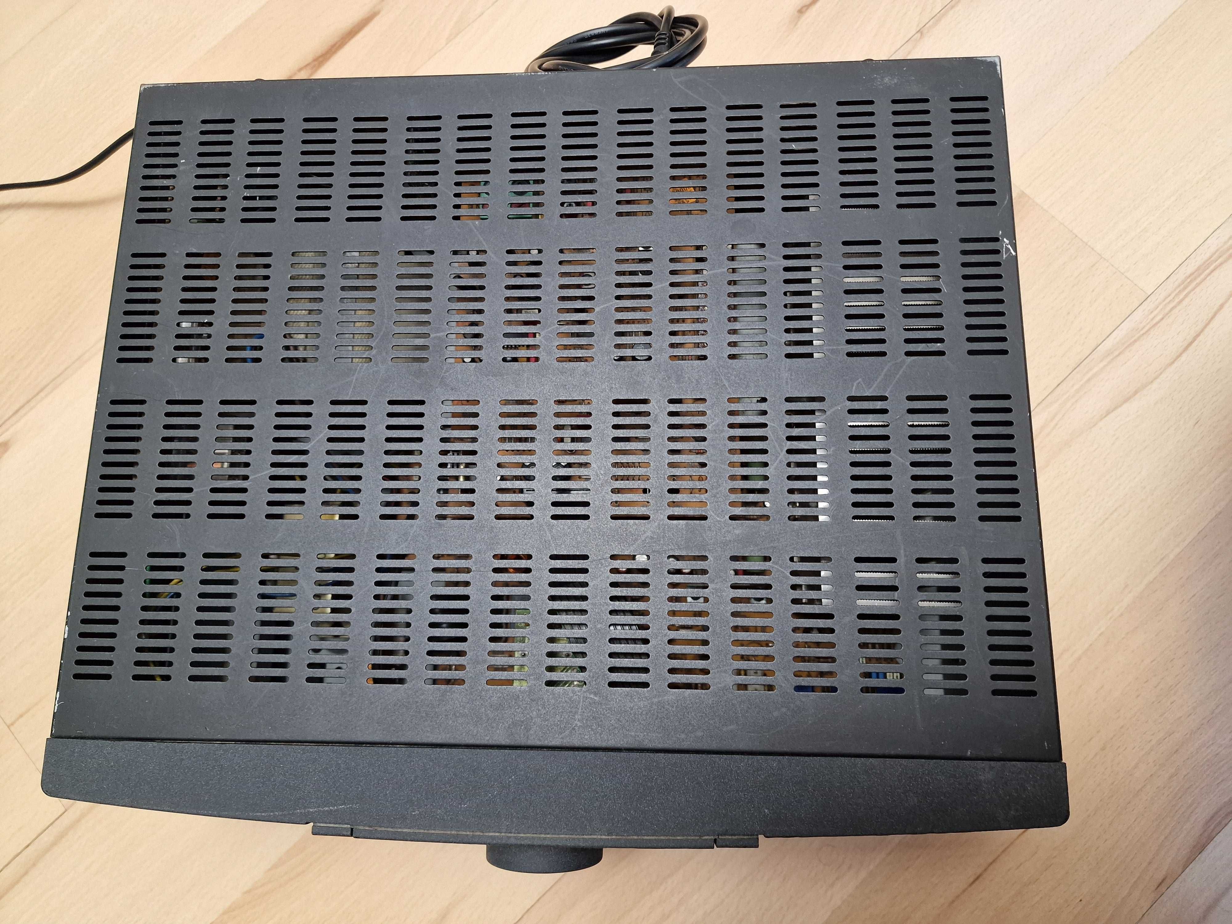 Grundig R210 amplituner