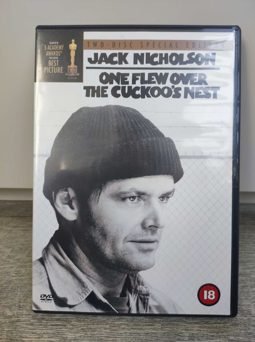 "One Flew Over the Cuckoo's Nest" Voando Sobre Um Ninho de Cucos