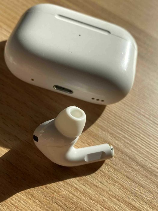 Oryginalna prawa słuchawka AirPods 2 pro+ etui