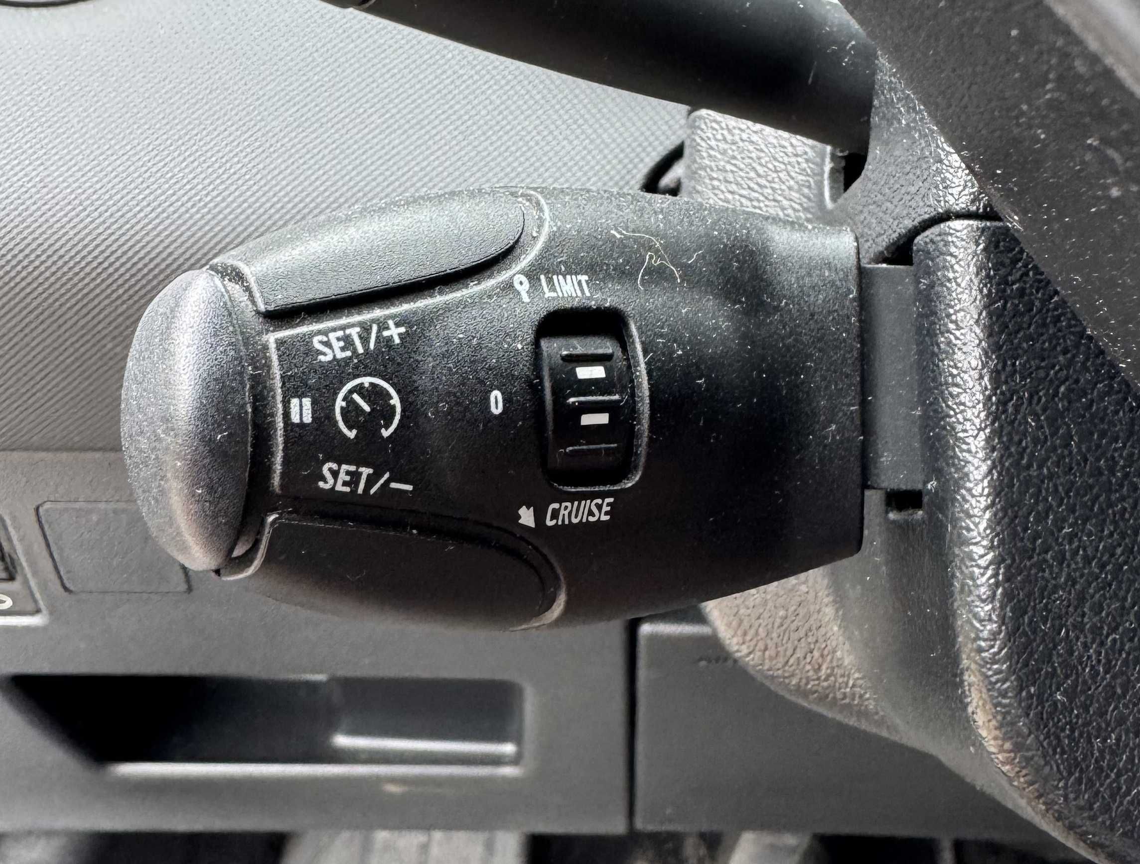 Peugeot 308 1.6HDI klimatyzacja grzane fotele tempomat nowe opony