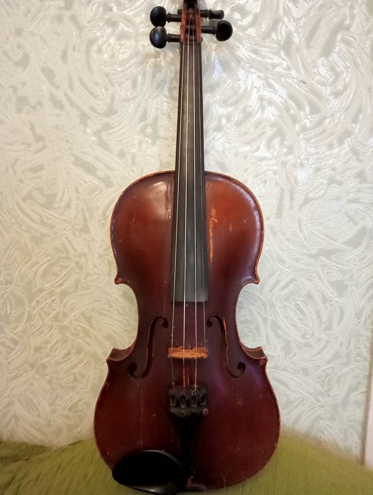 Скрипка  мануфактурна. 1932рік.