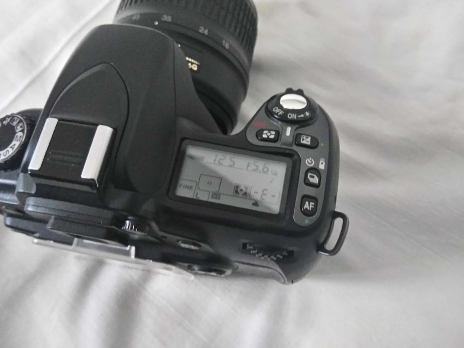 Продам фотоапарат Nikon D80