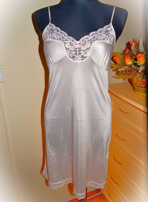 12^    angielska vintage halka nylon koszulka  36/38