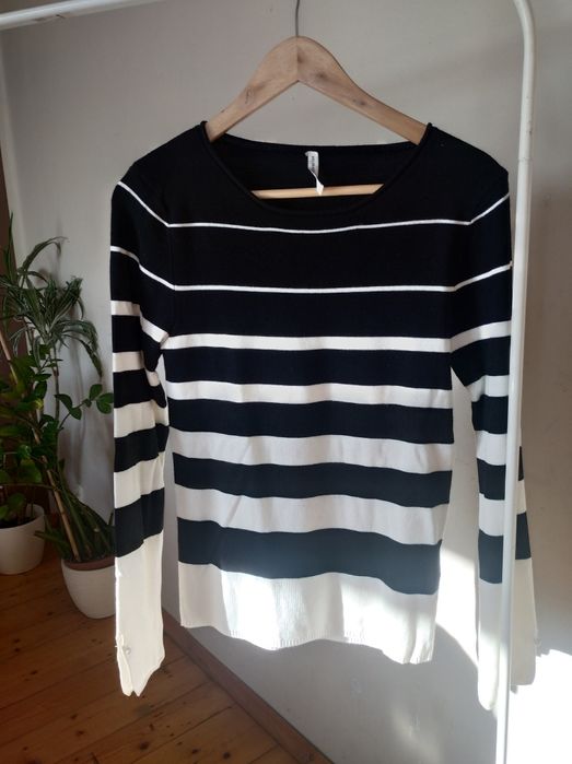 Elegancki sweterek w paski L