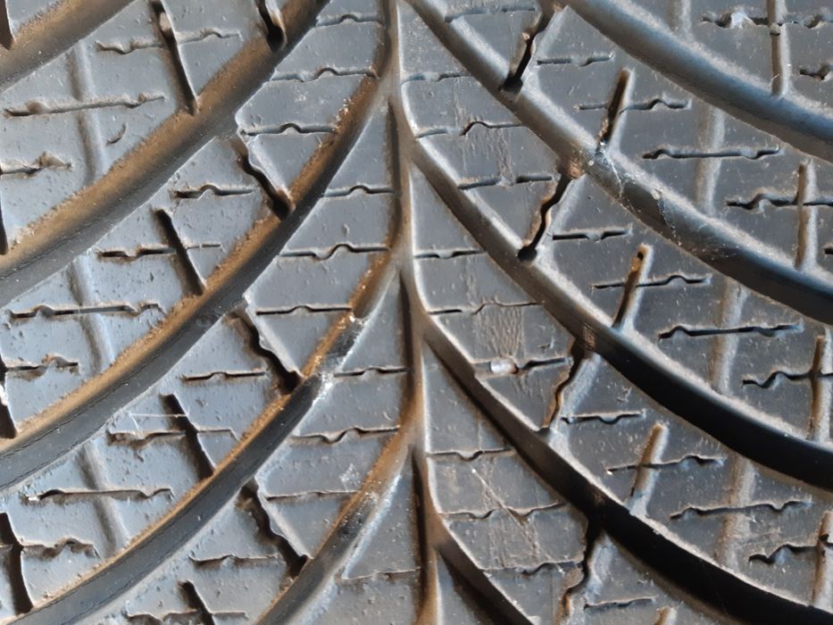 Całoroczne 225/55R17 Good Year 20r. Montaż