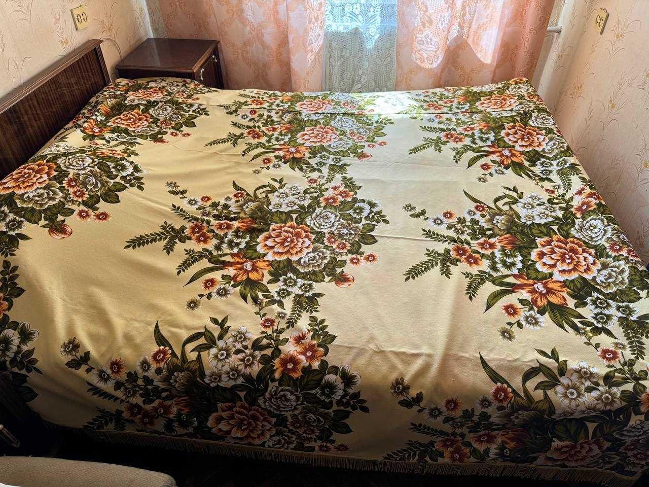 Два покрывала на двухспальную кровать