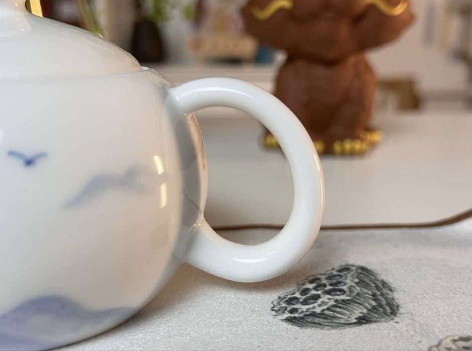 Чайник з натурального білого Фарфору Ручна робота 200 мл