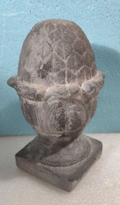 Pináculo pinha decorativa