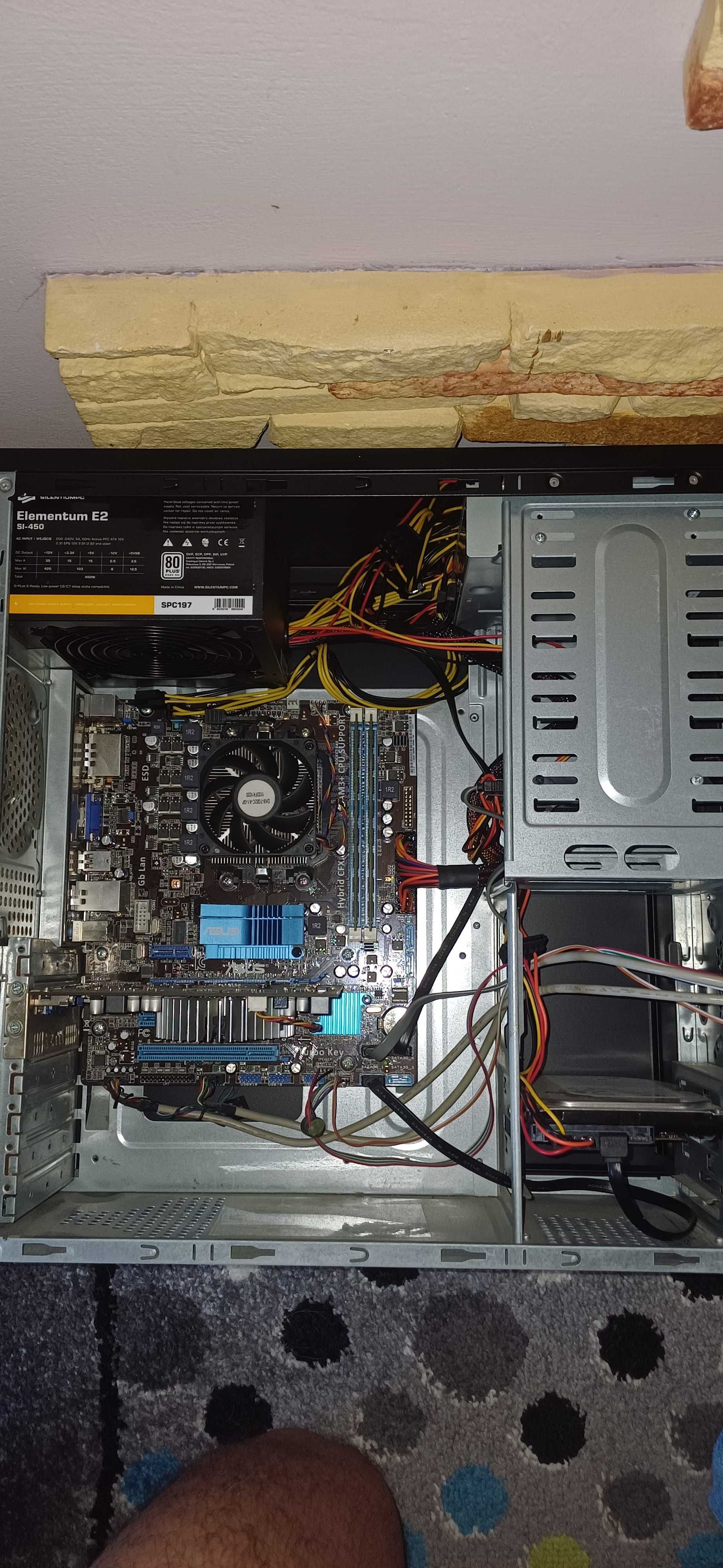 Komputer stacjonarny AMD Phenom II X4 960T 3.00GHz.