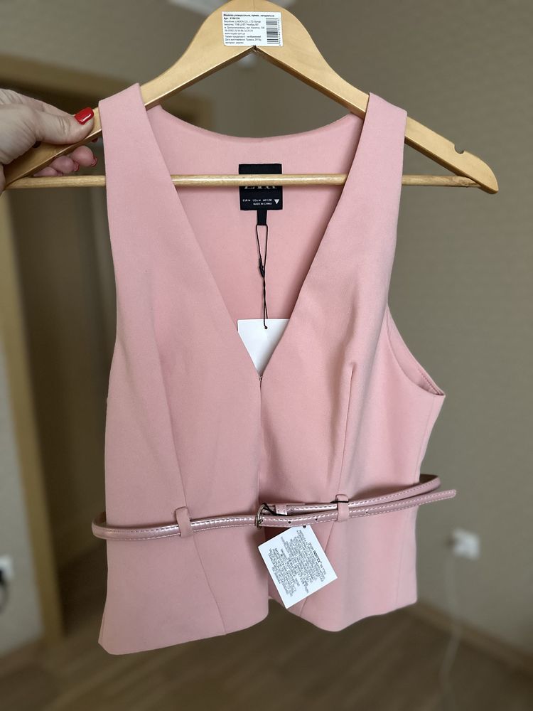 Zara. Стильна рожева пудрова жилетка