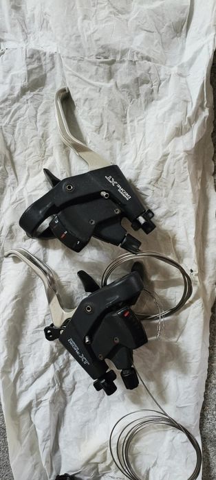 Manetes integradas Shimano XT