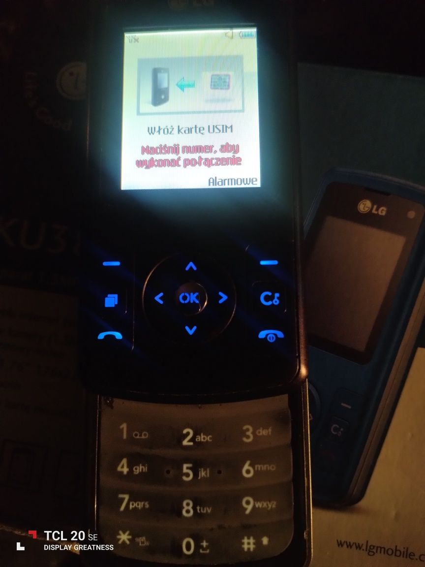 Telefon LG ku 385 rozsuwany