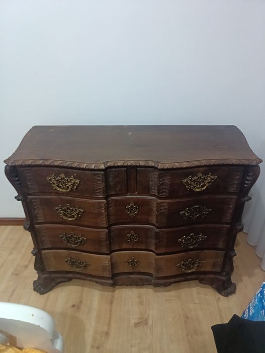 Cómoda quarto, decorada ao estilo D. José