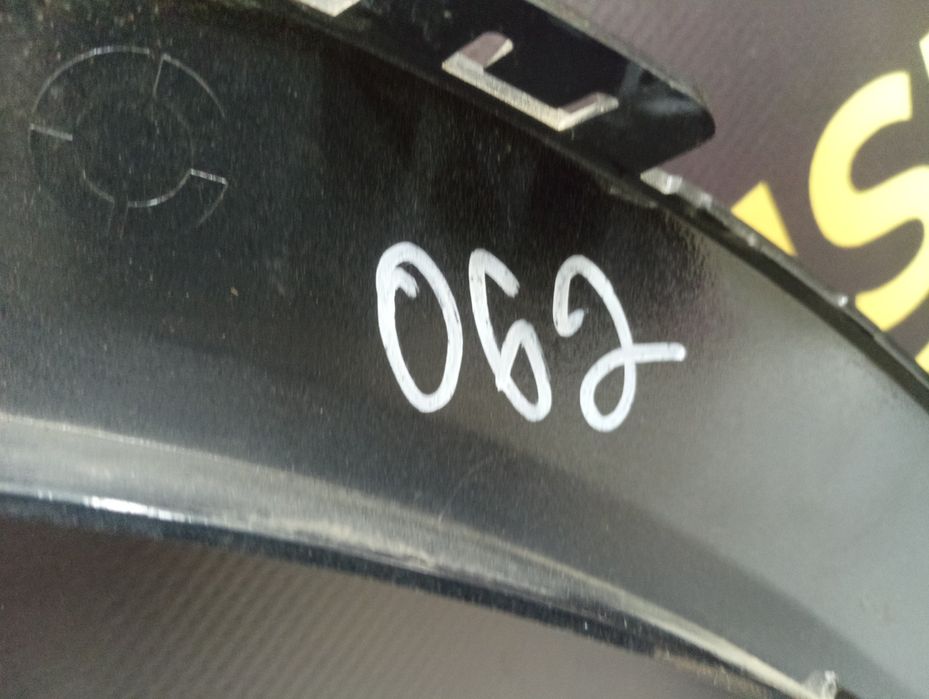 Накладка BMW X6 G06 БМВ Х6 Г06 молдинг переднього лівого крила