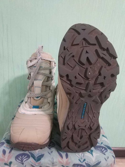 Продам Женские термоботинки "Merrell".