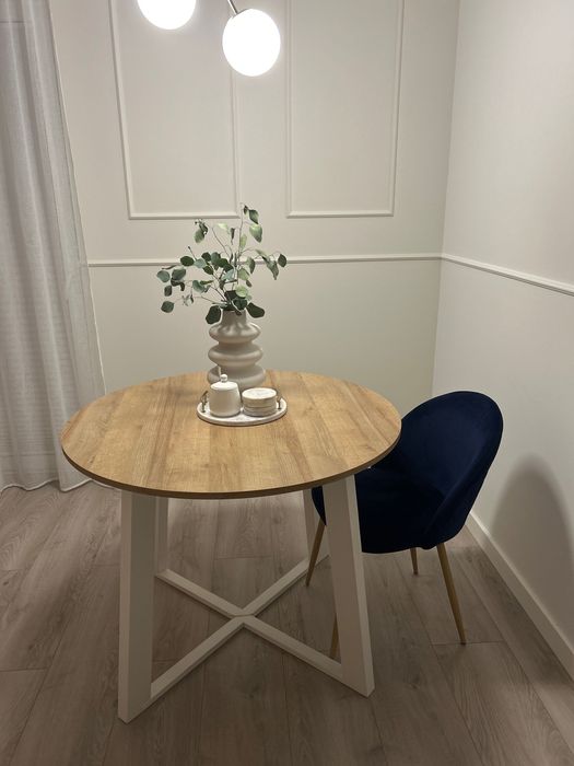 Stół okrągły rozkładany biało drewniany