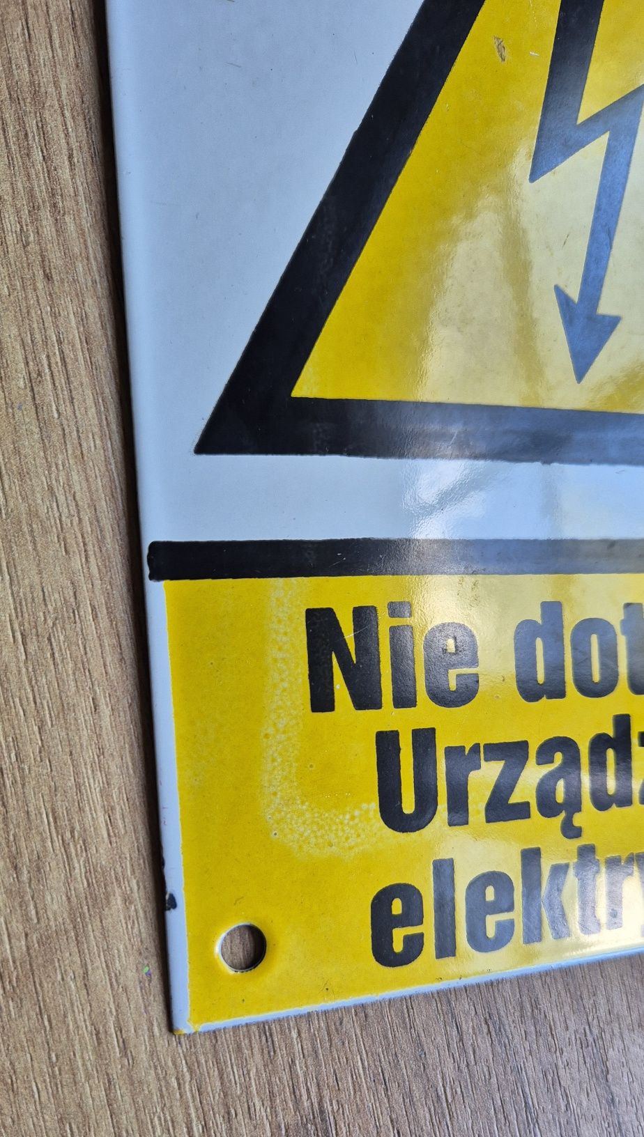 Tablica metalowa emaliowana PRL nie dotykać urządzenie elektryczne