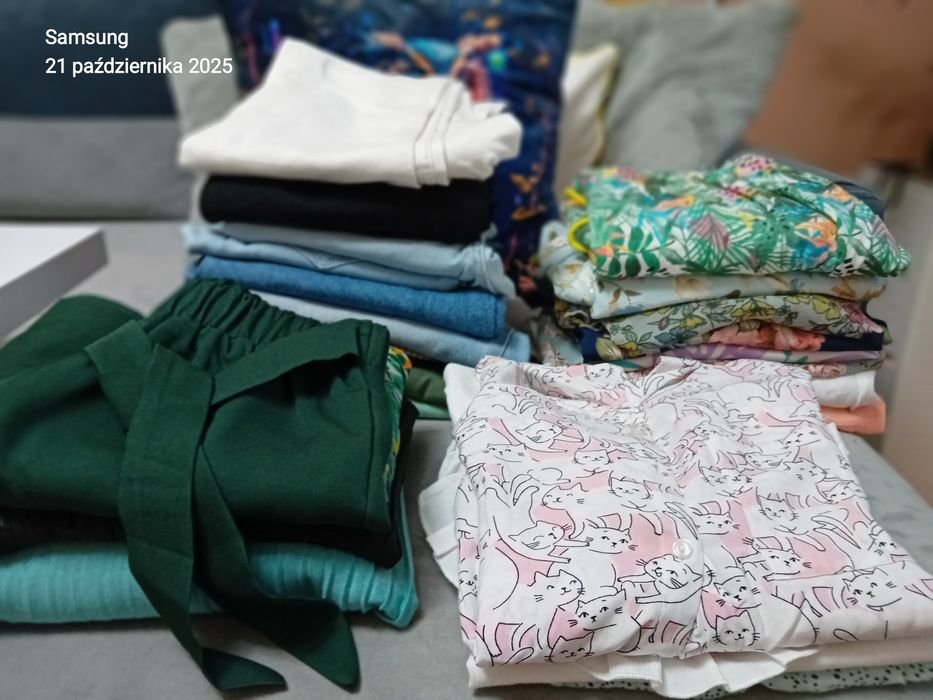Paczka ubrań dla dziewczynki 25 sztuk rozmiar 146-158 każde ubrań 8 zł