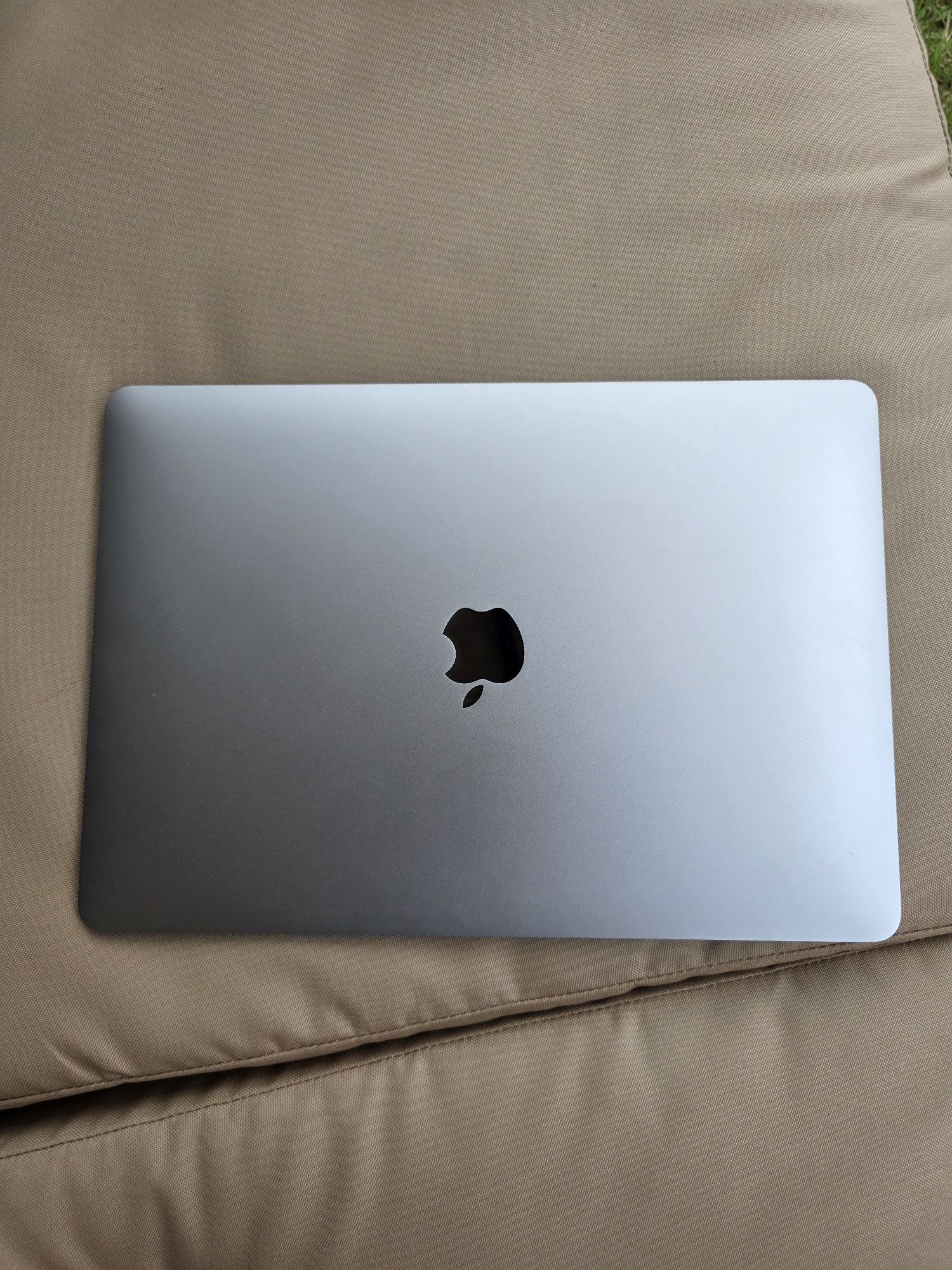 MacBook Air M1 16/256 jak nowy, stan idealny