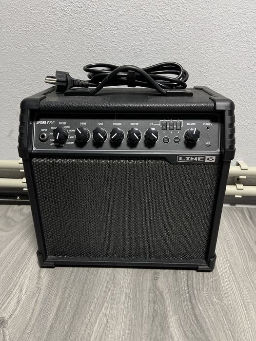Комбоусилитель spider line6 20v