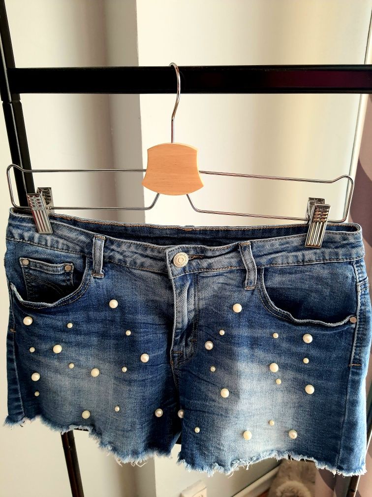 Spodenki jeansowe, szorty z perełkami rozmiar L-40
