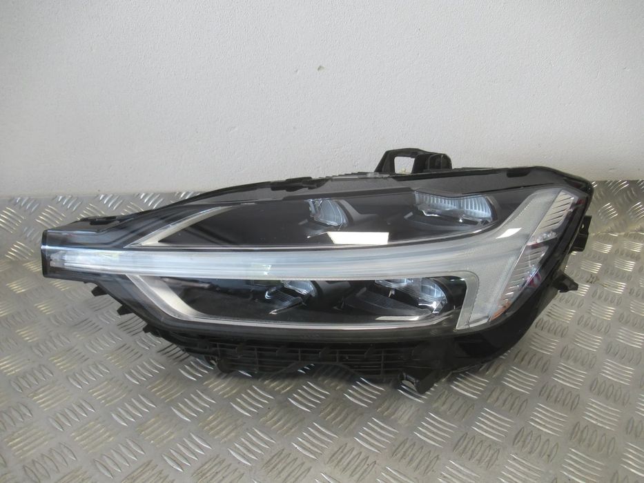 LAMPA PRZÓD PRZEDNIA LEWA VOLVO XC60 II FULL LED 31420417 2017-2021
