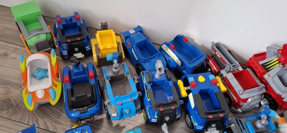 Mega zestaw Psi Patrol pojazdy,figurki, akcesoria stan bdb