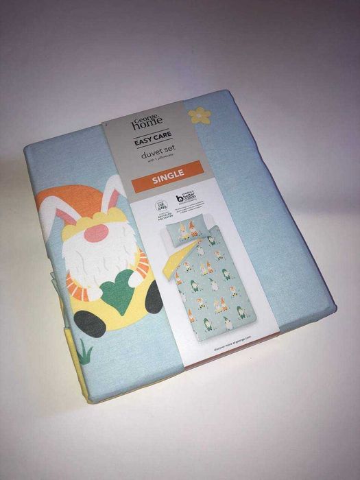 Комплект двухстороннего полуторного постельного белья George.