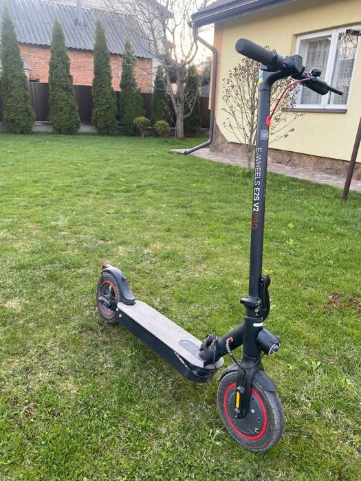 Eлектро свмокат E-Wheels