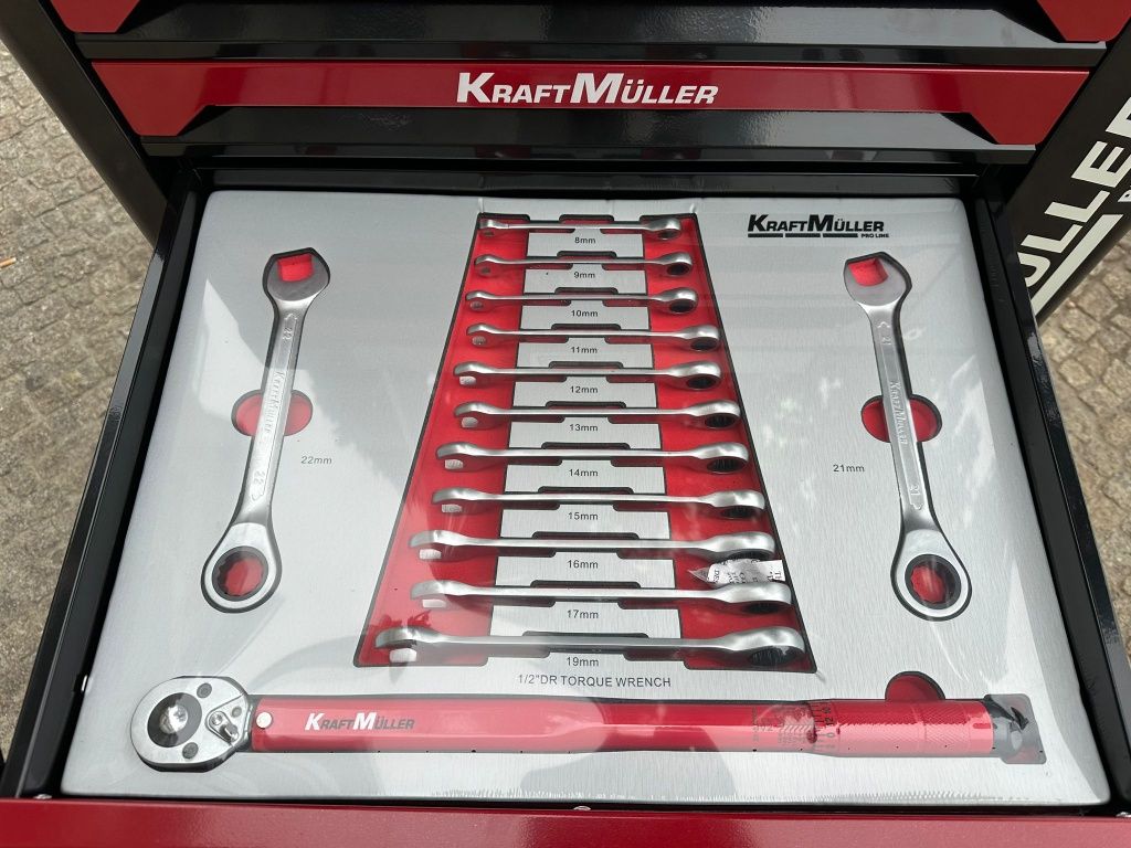 Carrinho de ferramentas com 7 gavetas cheias