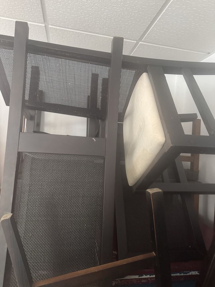 Cadeiras de sala de jantar variadas 10€