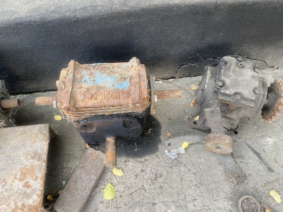 Продам редуктор угловий і Т образний