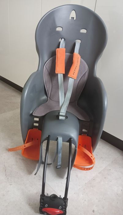 Fotelik rowerowy Kross z kaskiem