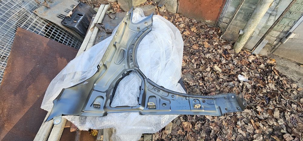 Audi e-tron переднее левое крыло