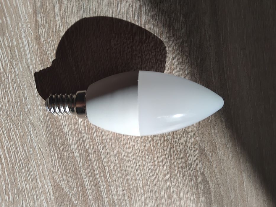 Biała żarówka IKEA