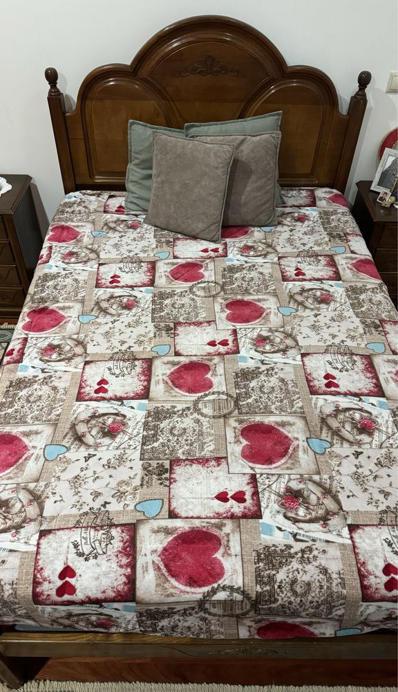 Vendo cama + mesinhas cabeceira
