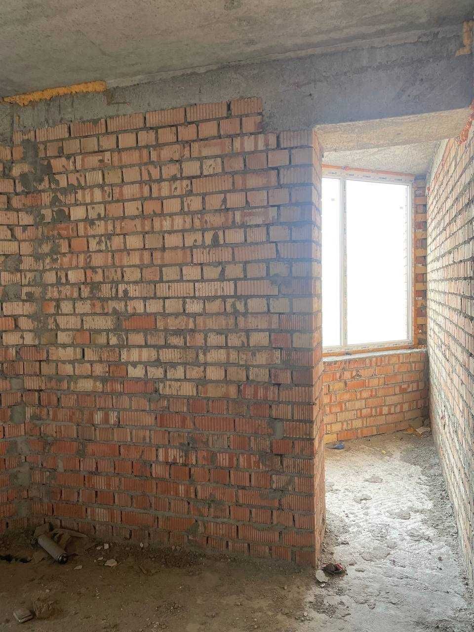 Продам квартиру -студию  34 м2 в кирпичном доме,  15мин от центра,