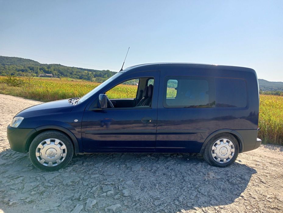 Авто Opel Combo 1,7