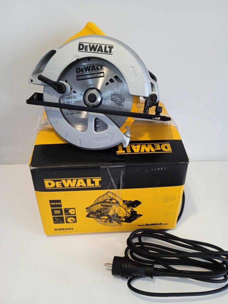 Pilarka DeWalt DWE-560