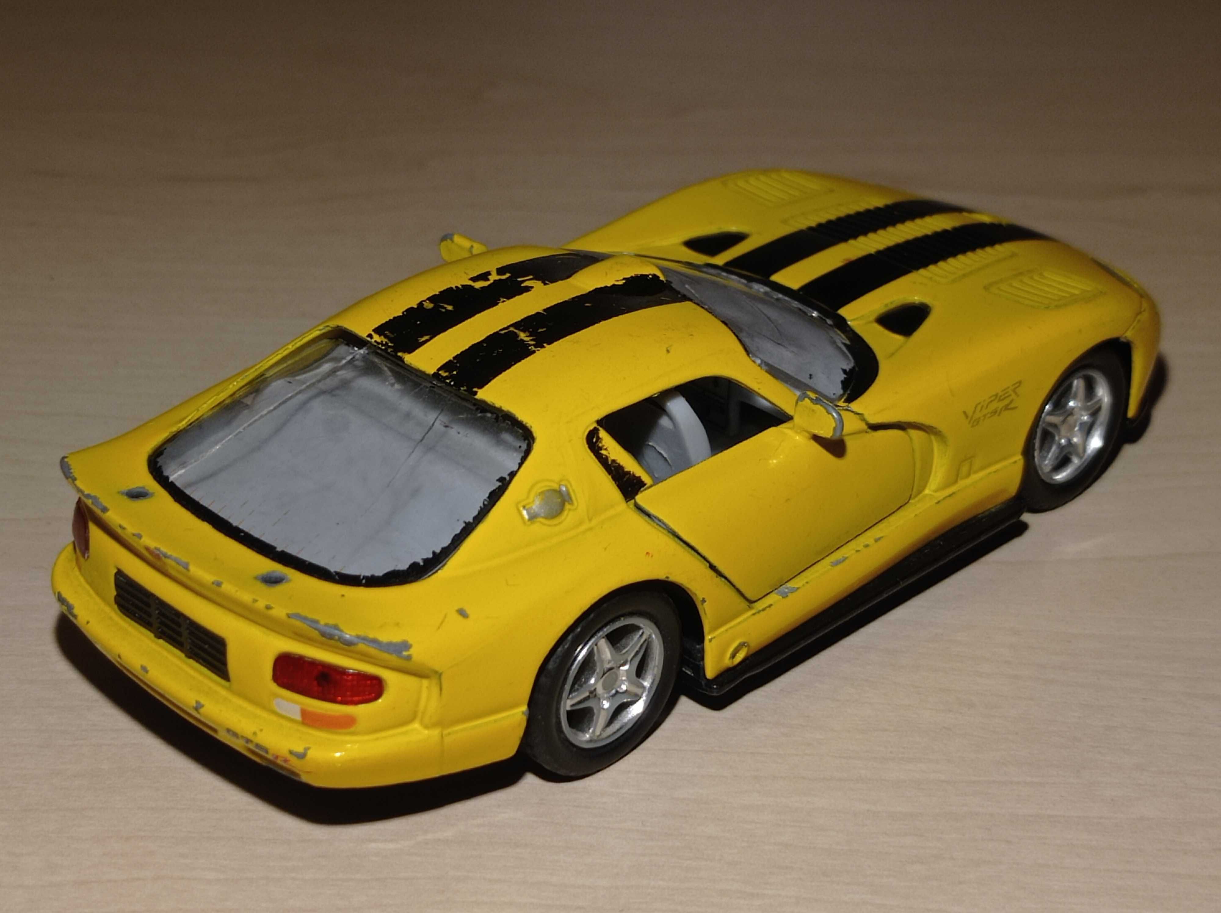 Model samochodu Dodge Viper GTS-R