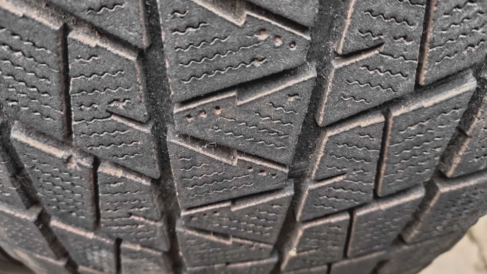 Шини зимові 245/55R19. Bridgestone Blizzak