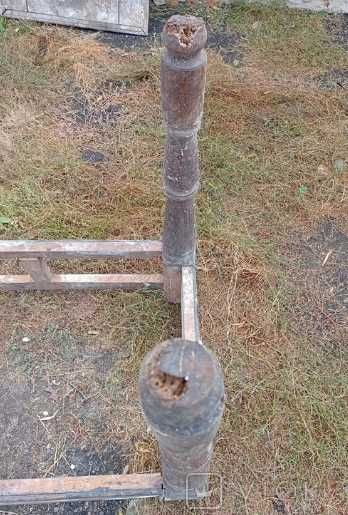 Стол старинный тяжёлый