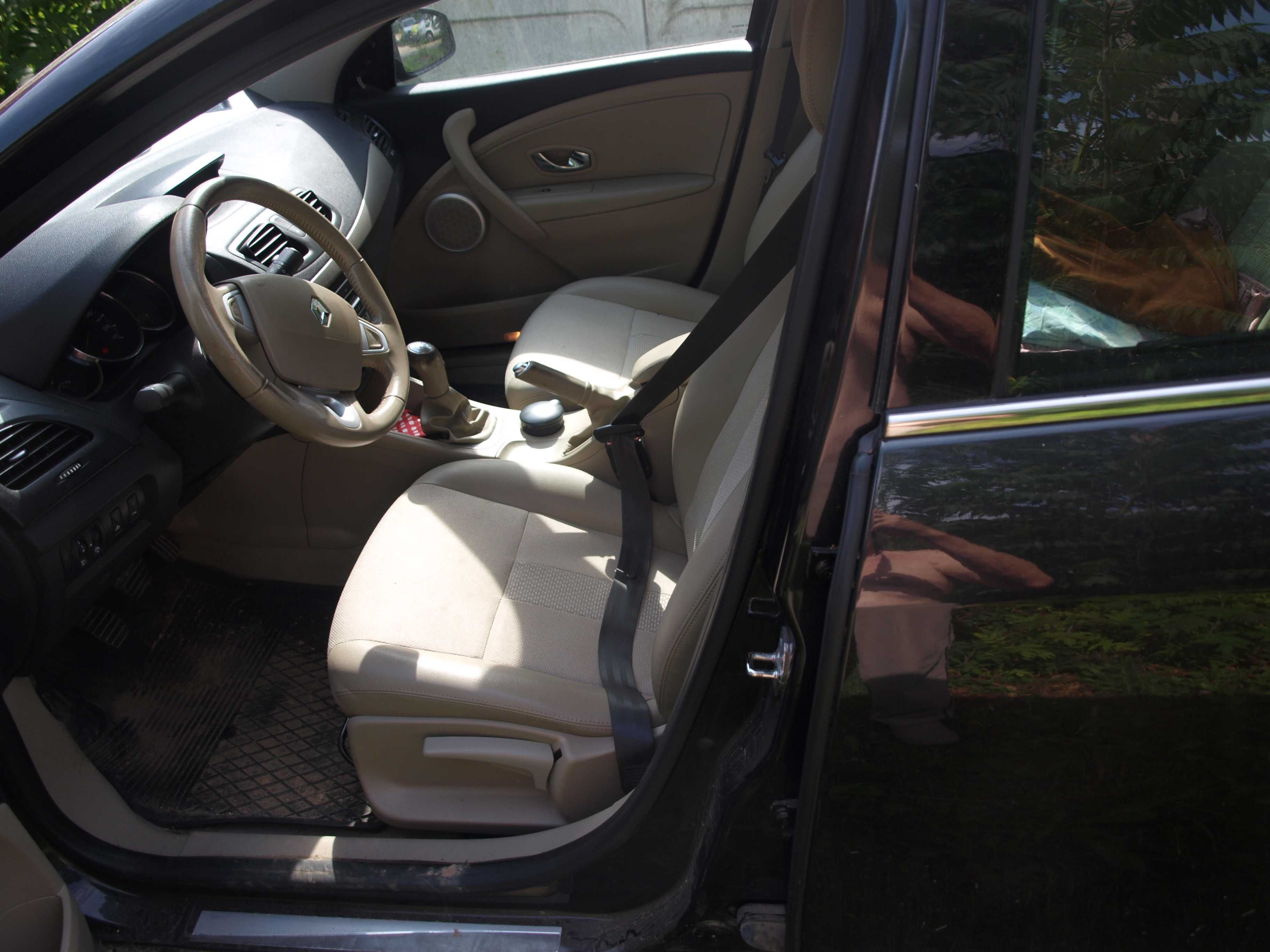 samochód osobowy renault fluence