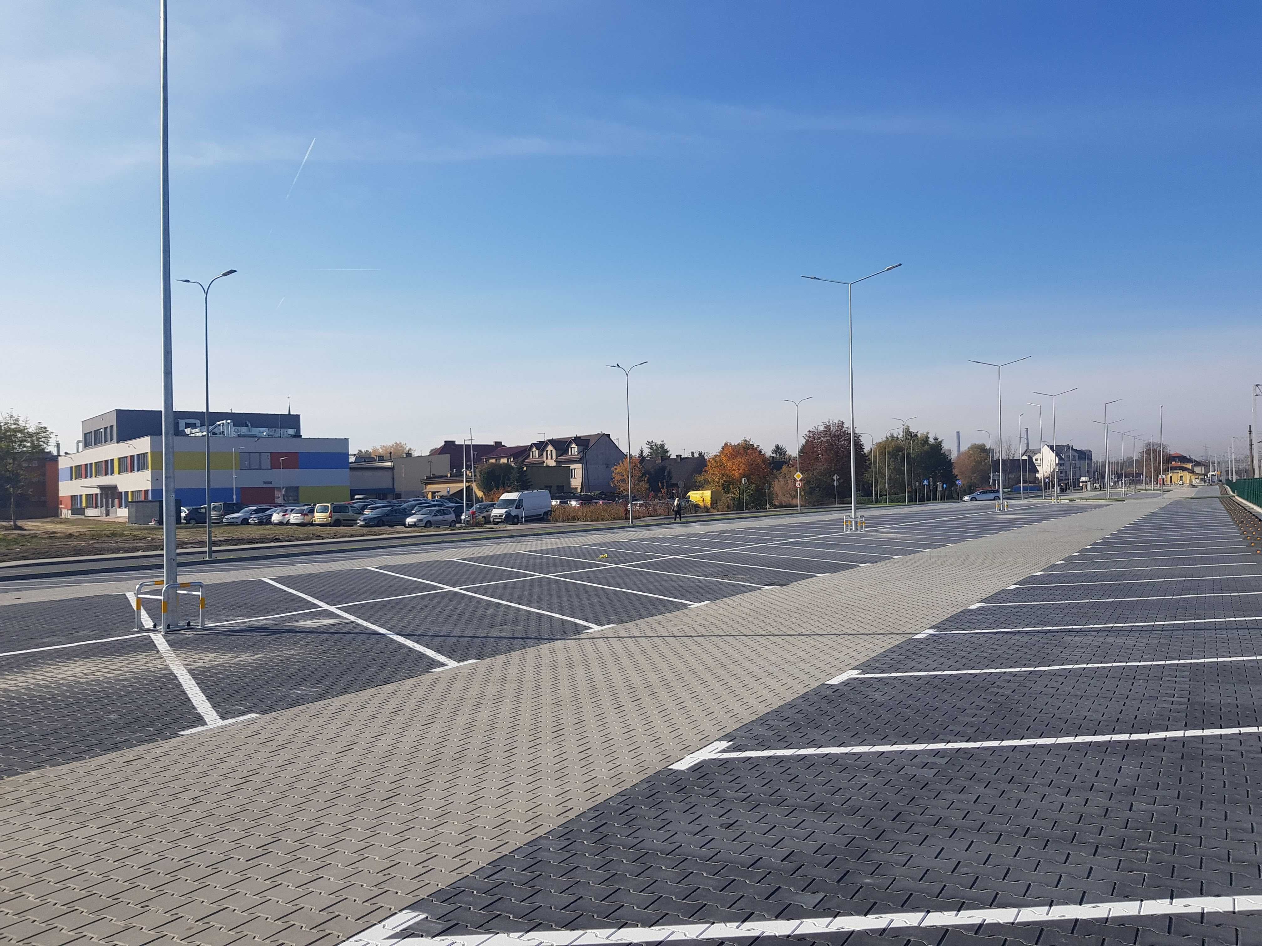 Budowa dróg, parkingów, maszynowe układanie kostki brukowej, wykopy