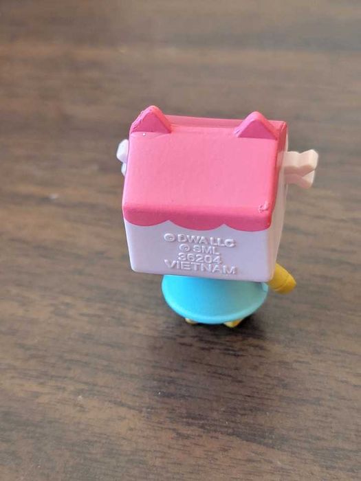 SML Gabby cat pink kitty cat box head toy figura