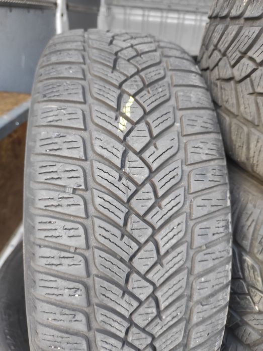 Шины всесезонные 215/60R16.