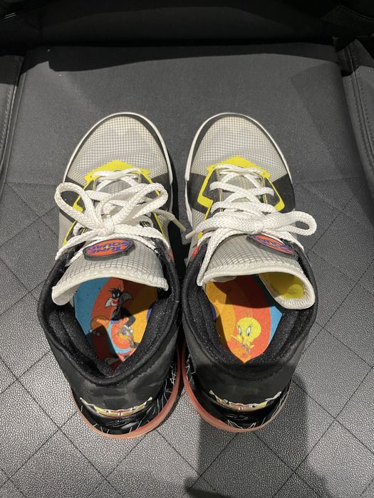 NIKE LEBRON 18 Low sylvester vs tweety