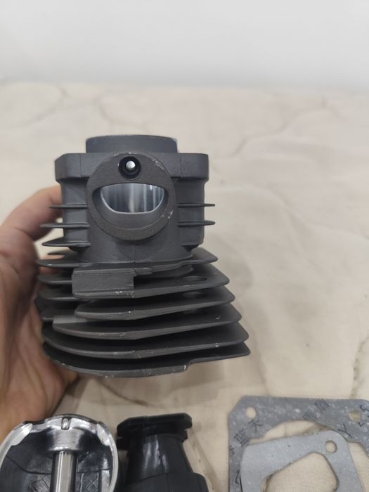 Cylinder zestaw tłok pierścienie świeca do pilarki 44 mm
