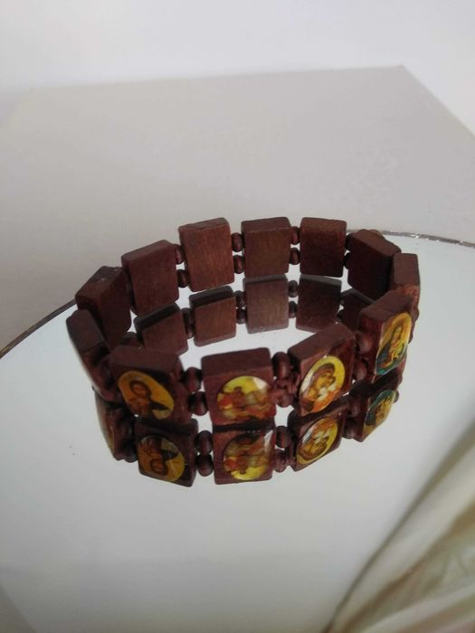 дерев'яний браслет на руку з 12 ікон.обрігає подружжя з дня весілля